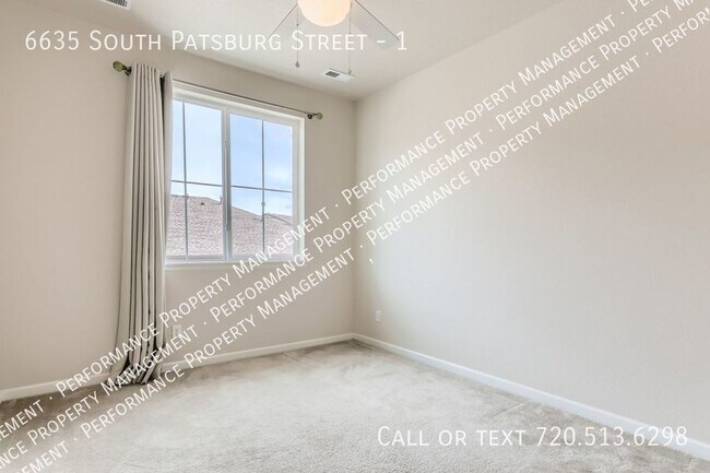 Building Photo - Beautiful Beacon Point Townhome