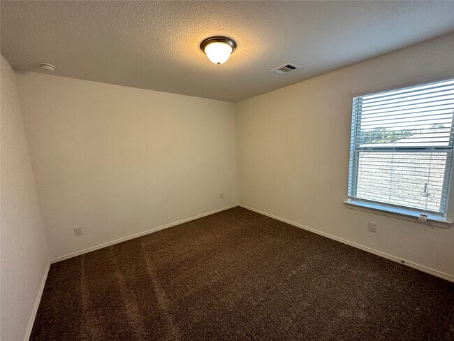 Building Photo - 16572 Moss Ln