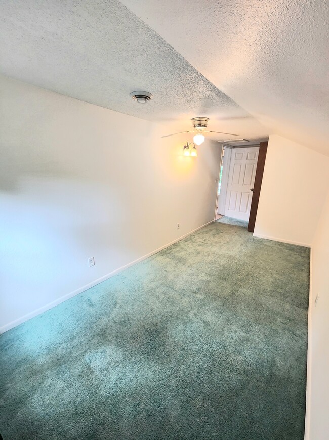 2nd floor - bedroom #2 - 110 W Short St