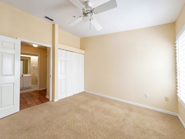 Building Photo - North Naples Condo for Rent- 2 Bedroom in Piper's Grove