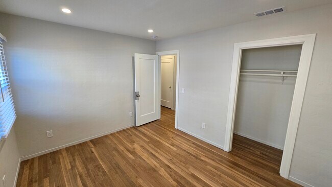 BR 1 - 740 Locust St