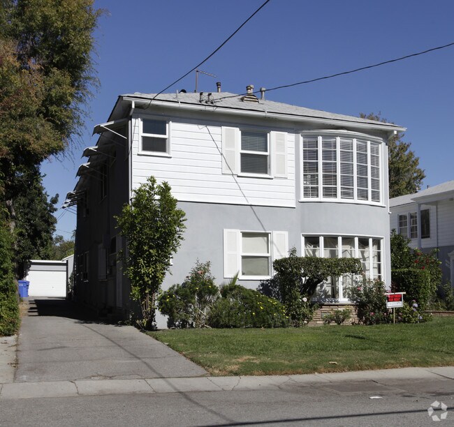 Building Photo - 11159-11161 1/2 Acama St