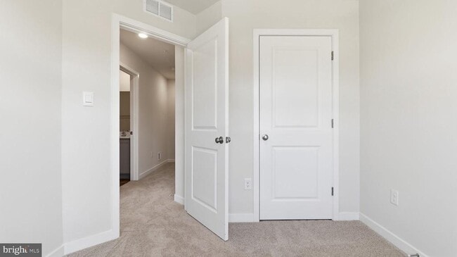 Building Photo - 466 Still Feather Ave