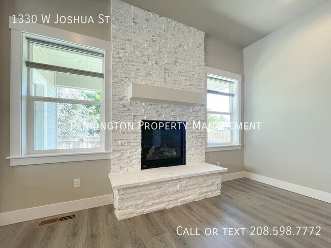 Building Photo - 1330 W Joshua St
