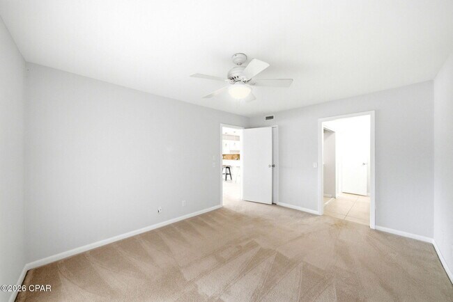 Building Photo - 4725 Bay Point Rd