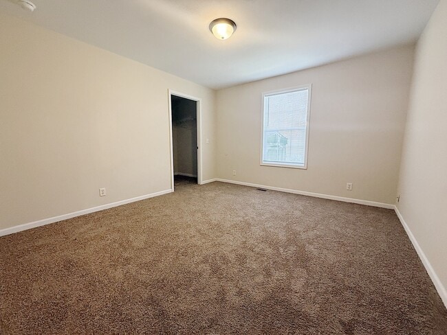 Building Photo - 45 Candlelight Dr