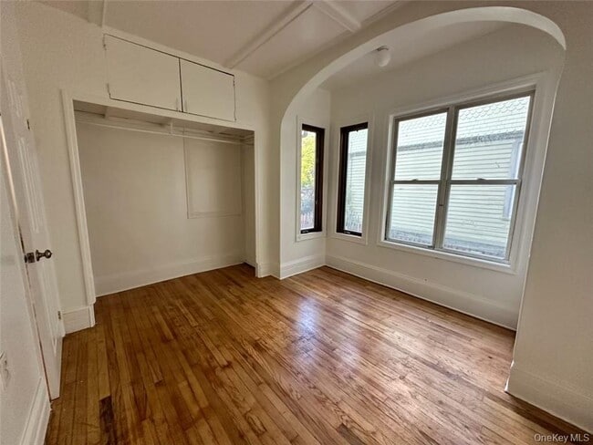 Building Photo - 118 W Main St