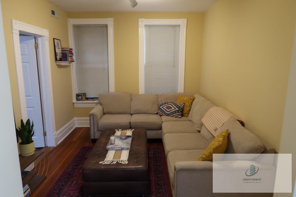 Building Photo - 1311 N Bosworth Ave