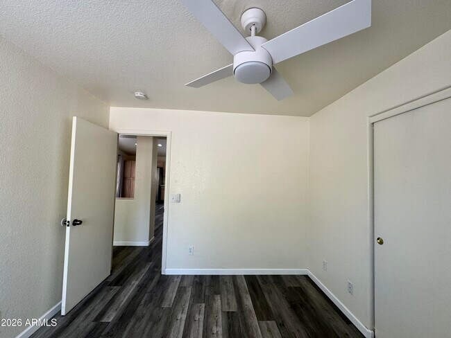 Building Photo - 2380 E Derringer Way