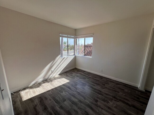Building Photo - 1772 Corta Cresta