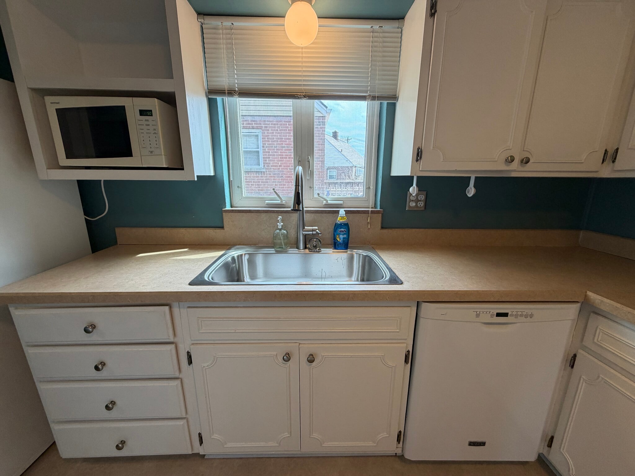 Kitchen - 2641 Vanderen Dr