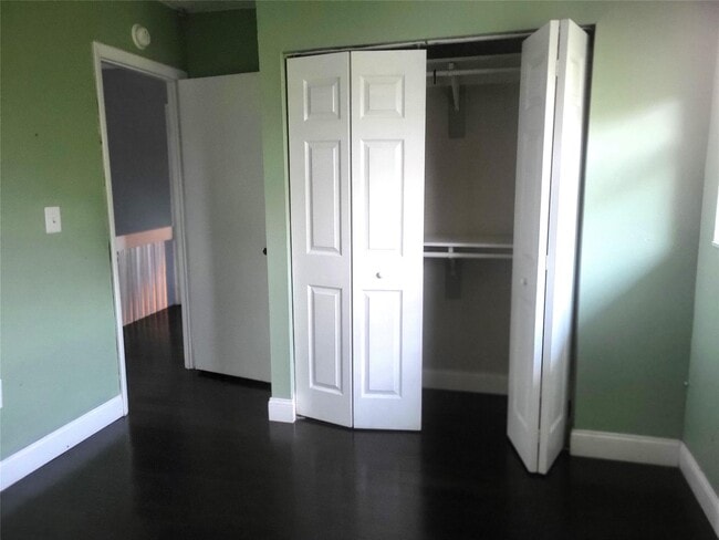 Building Photo - 13881 NE 2nd Ct