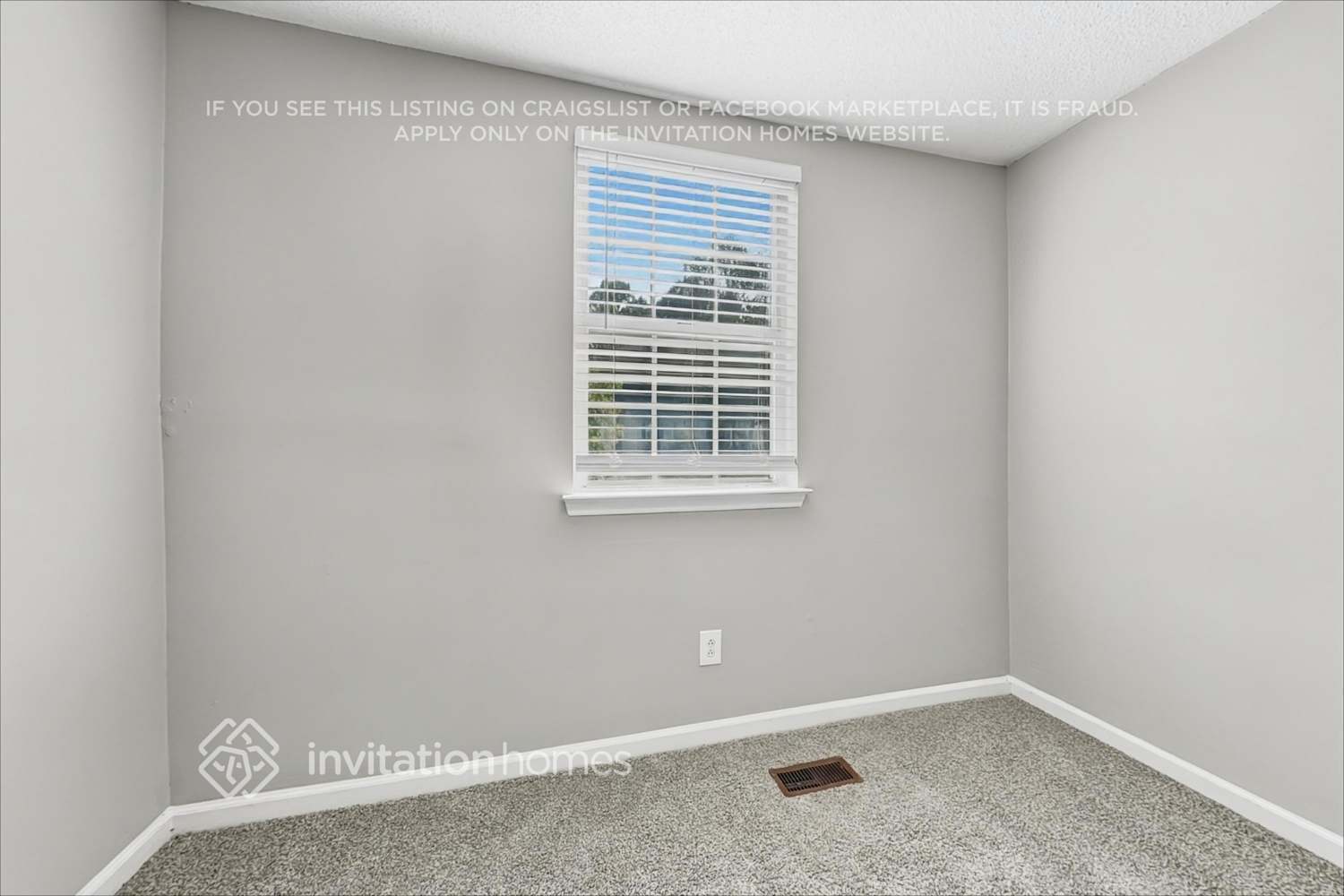 Building Photo - 3939 Armitage Dr