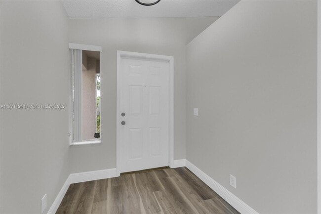 Building Photo - 1592 Salerno Cir