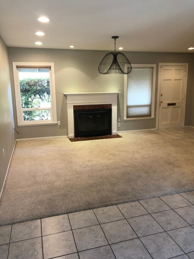 Building Photo - 112 Doris Dr