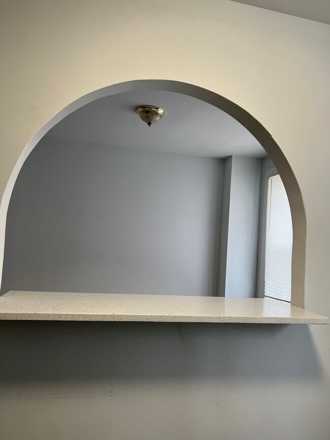 Building Photo - 4225 Ivanhoe Ave