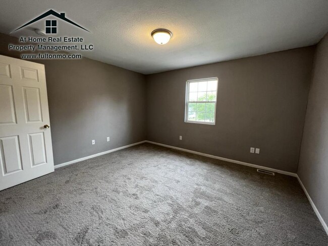 Building Photo - 1012 Boulder Court