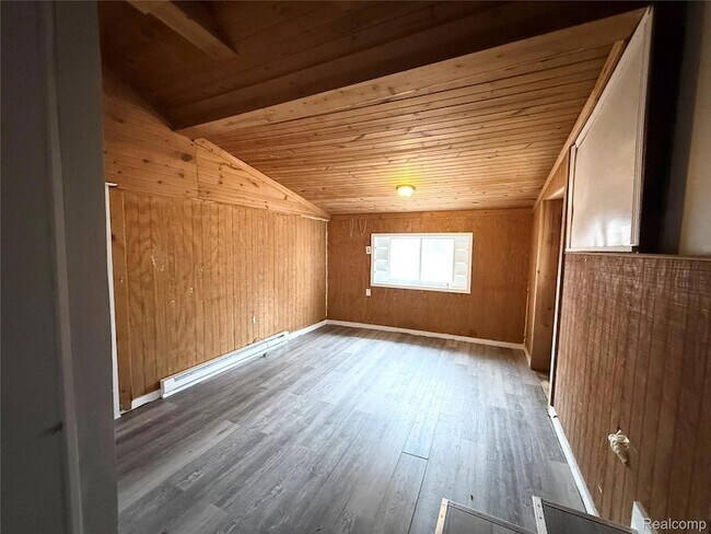 Building Photo - 20500 McKishnie St