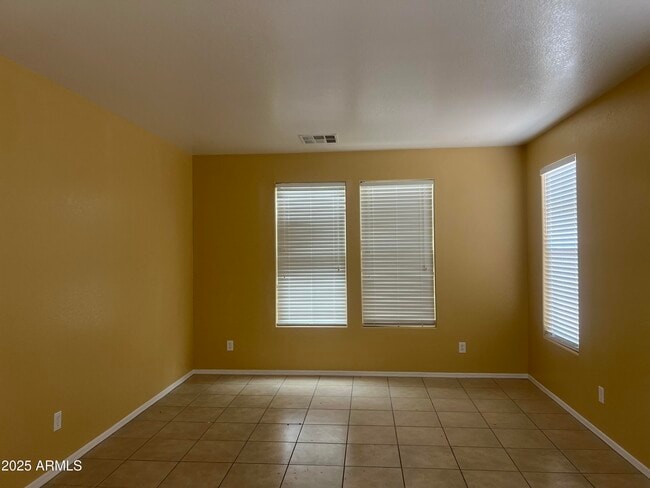 Building Photo - 3915 E Morelos St