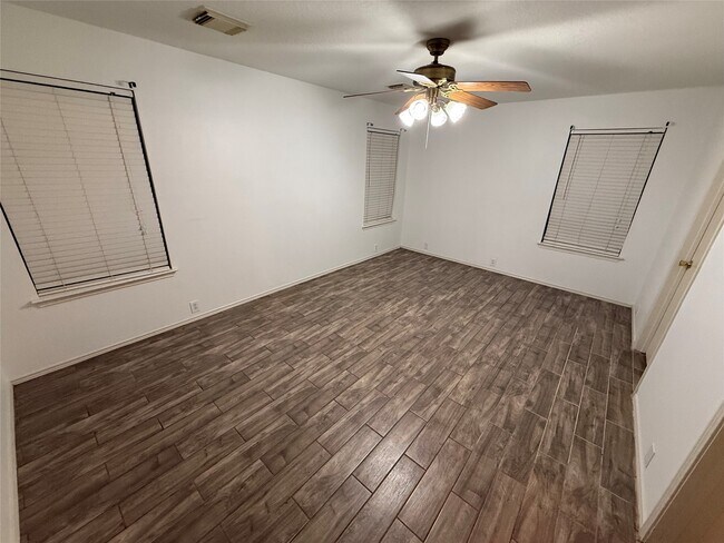 Building Photo - 4814 Russet Trail Ct