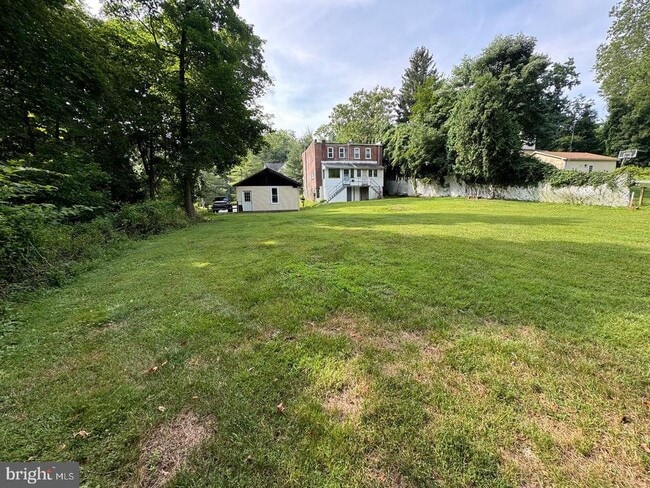 Building Photo - 692 Lenni Rd