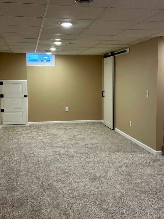 Building Photo - 831 25th Ave N