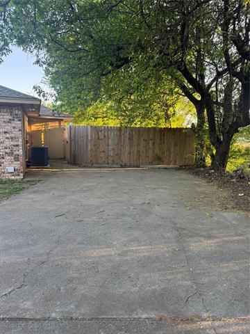 Building Photo - 500 Renee Dr