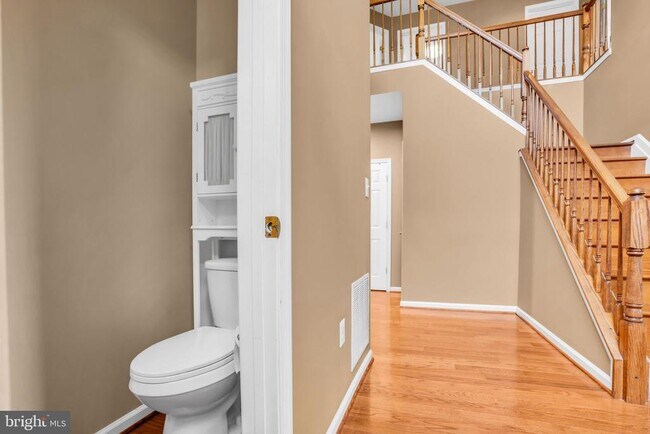 Building Photo - 8142 Tenbrook Dr