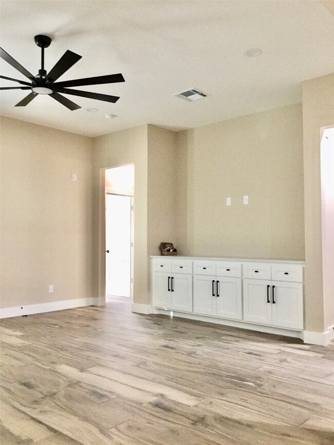 Building Photo - 2075 Briar Grove Dr