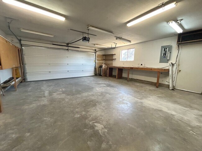 Building Photo - Corner Lot Home w/ Giant Yards, Covered Patio & Minutes to Boise Spectrum Center!