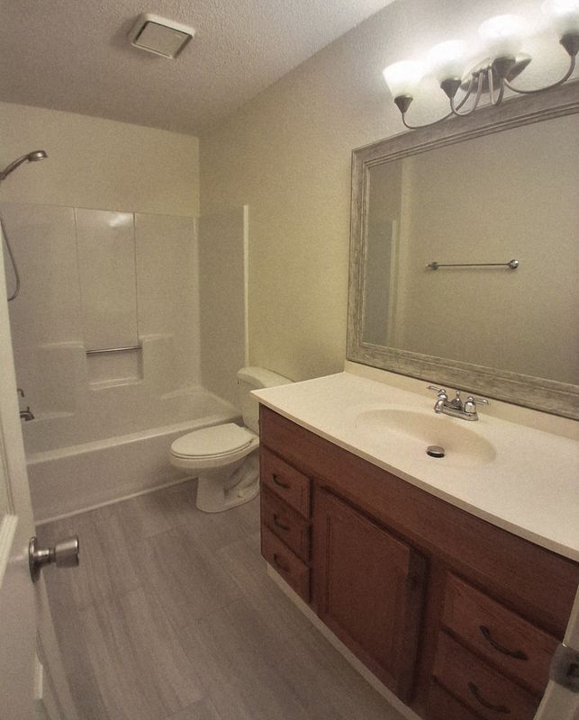 Building Photo - 4067 Coopers Hill Dr SE