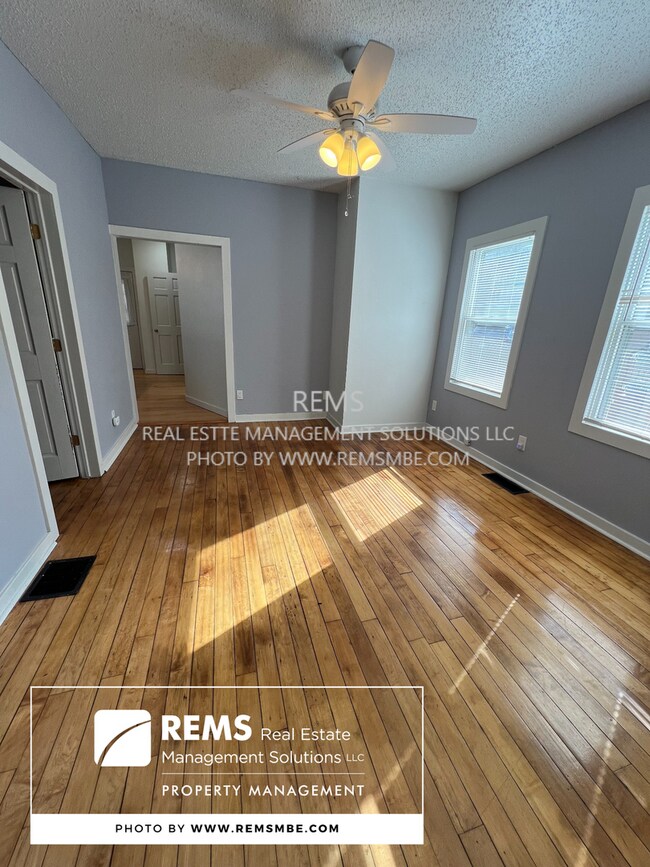 Building Photo - 813 Williamson St