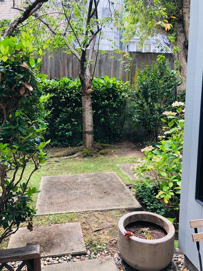 Building Photo - 1755 Filbert St