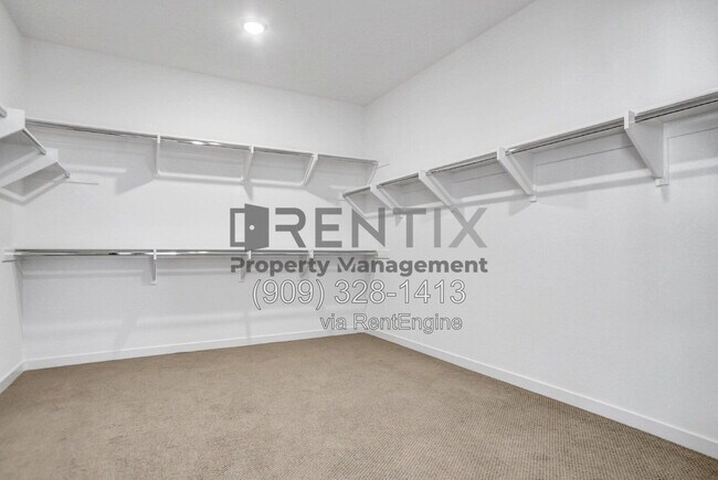 Building Photo - 18116 Hedgerow Way