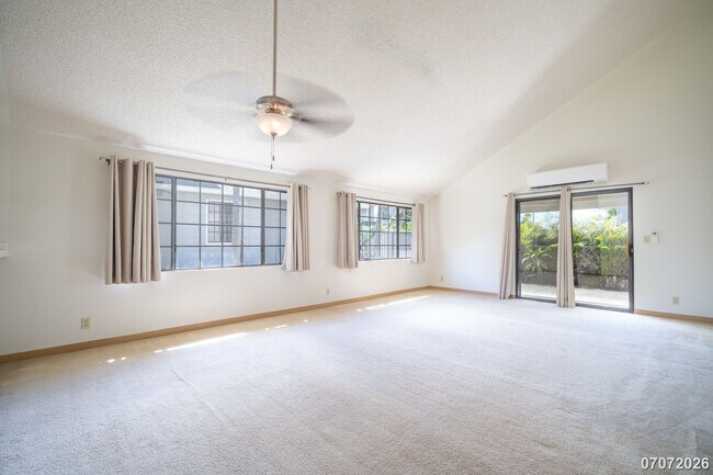 Building Photo - Spacious 3 Bed 2Bath SFM Pets Negotiable- WEST LOCH ESTATES - $3950/month