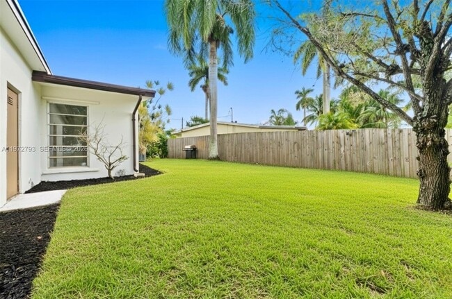 Building Photo - 1905 NW 62nd Terrace