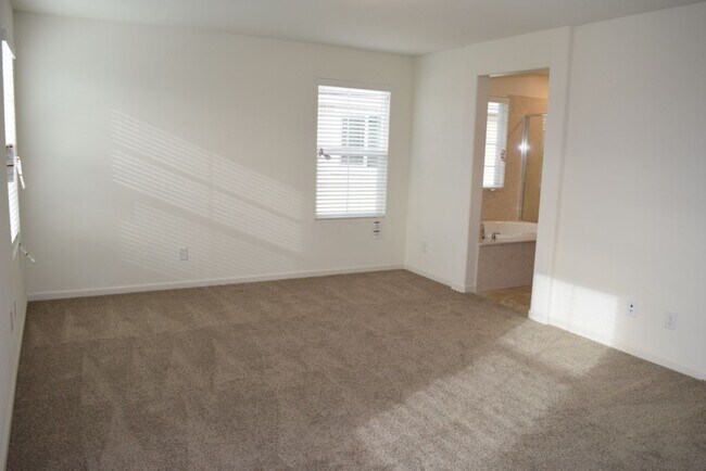 Building Photo - 6114 Mehrten Cir
