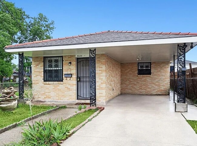 Primary Photo - 3025-3027Lauss