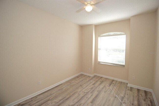 Building Photo - 60 Raintree Cir