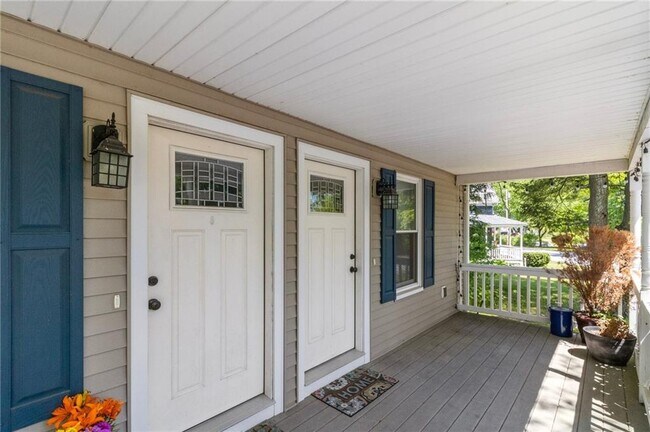 Building Photo - 275 Union Ave