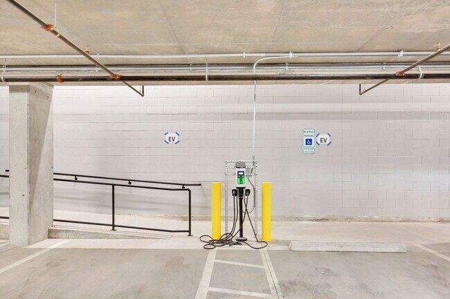 Building Photo - 1701 Simond Ave Ave