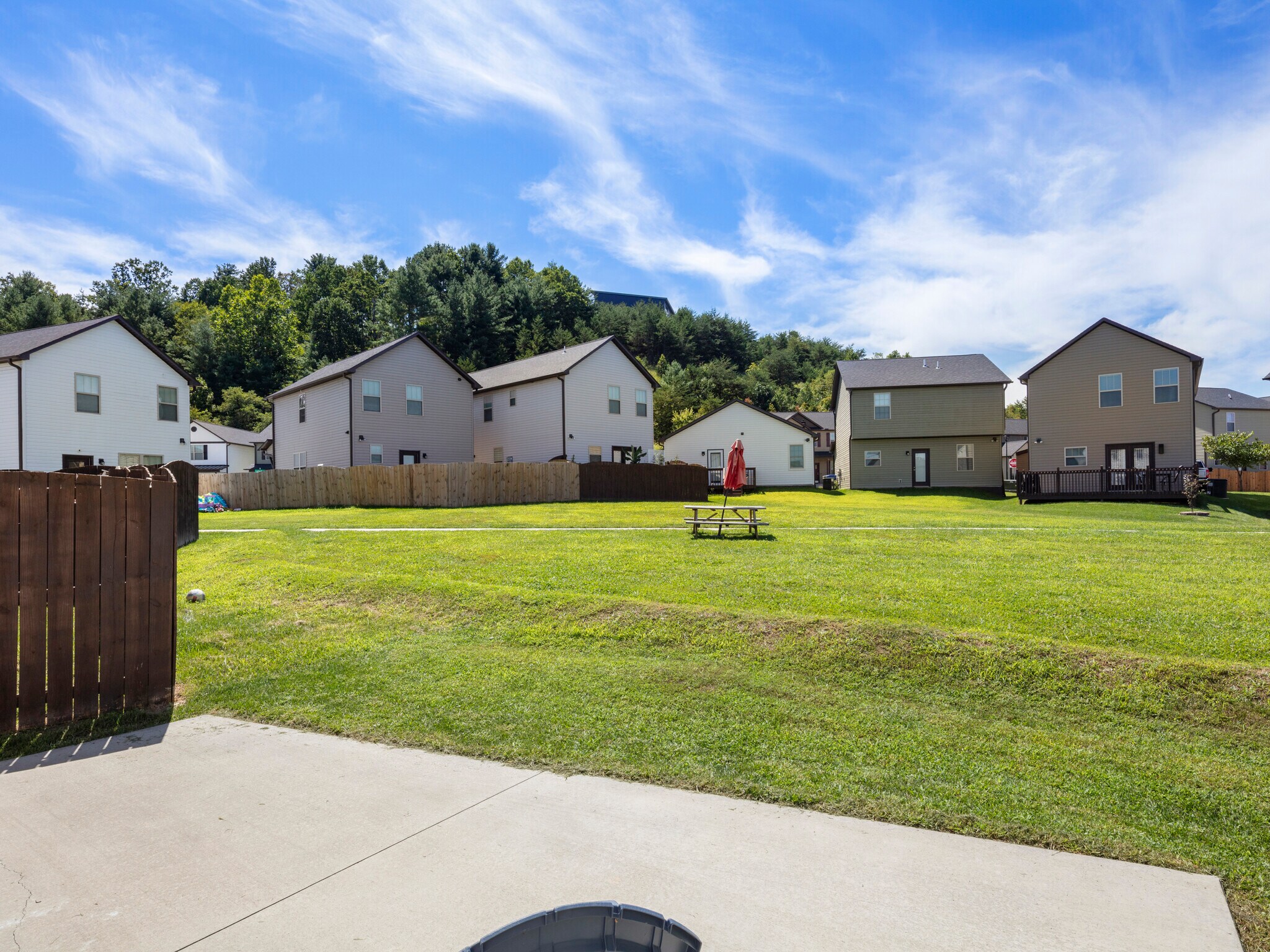 Building Photo - 84 Cardwell Ln