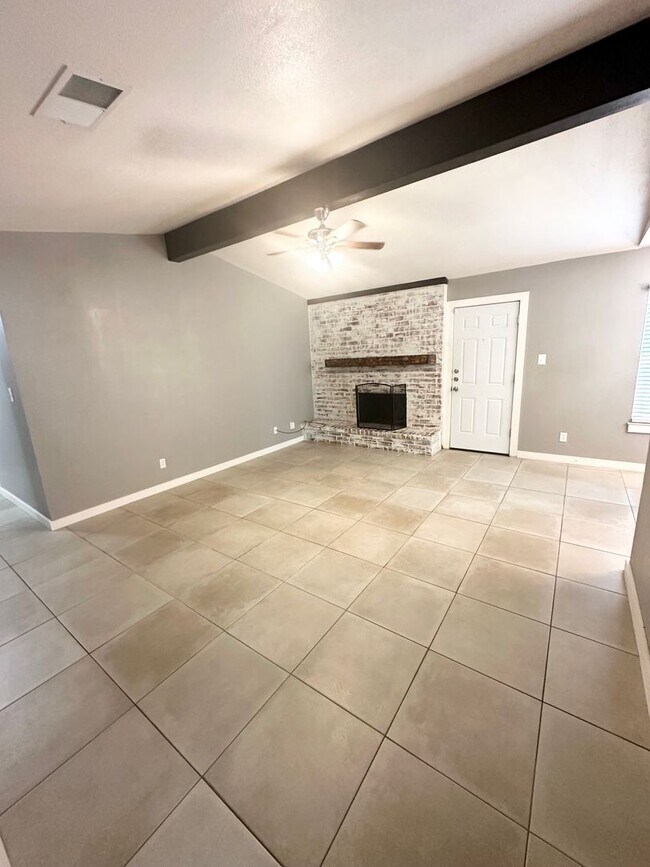 Building Photo - 5125 Sunnyside Dr