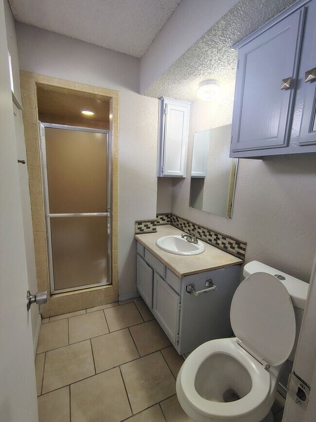 Building Photo - Duplex for Lease in Midwest City May