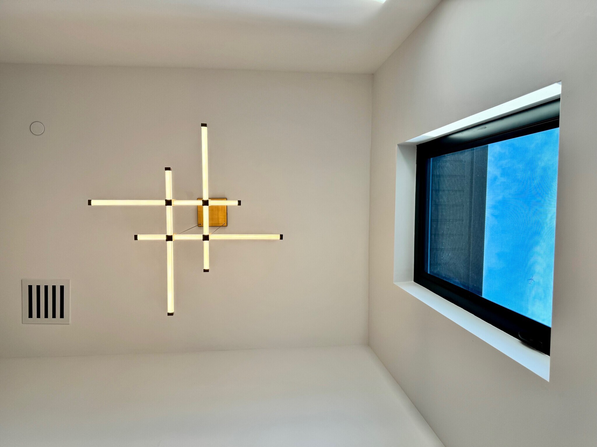 Building Photo - 85 W High St