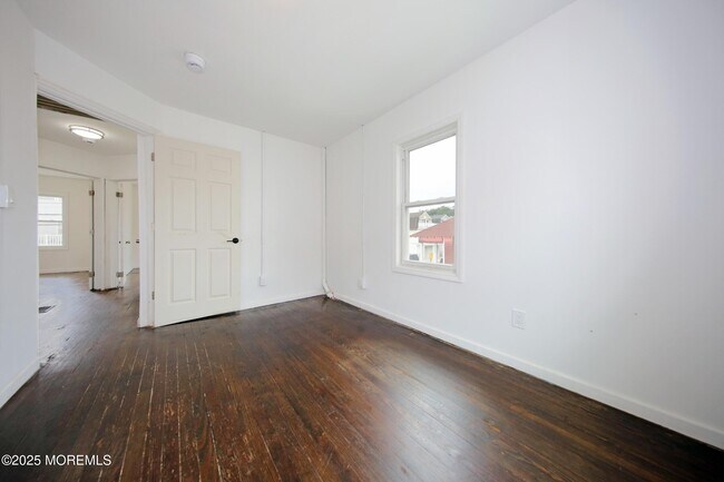 Building Photo - 48 Barberie Ave