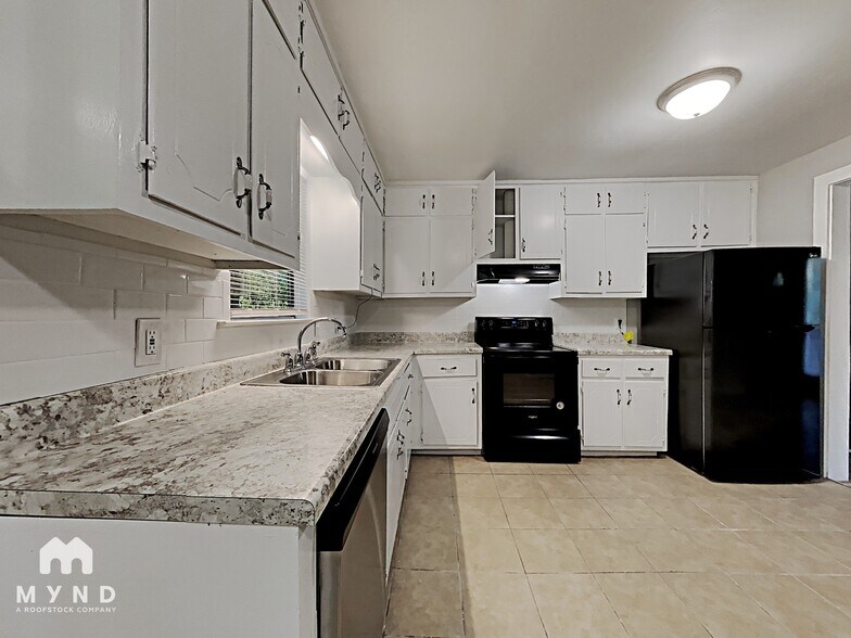 Building Photo - 37 Freda Jane Ln