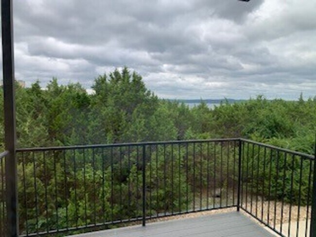 Building Photo - Partial Lake-view 1 Bedroom 1 Bath Walk-In Level Lakeside Apartment