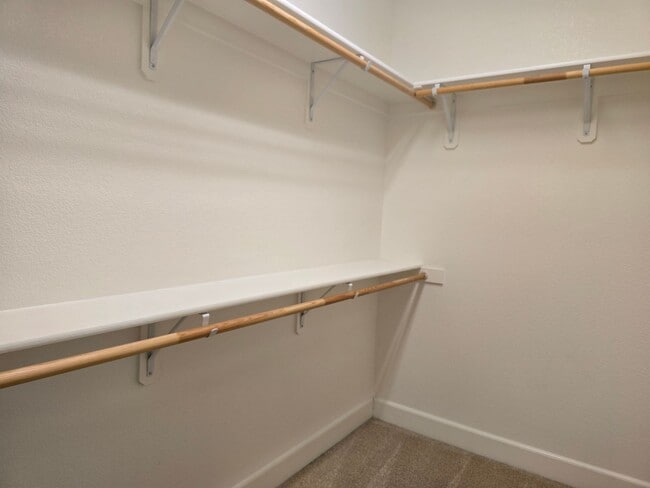Building Photo - Executive home located on a quiet cul-de-s...