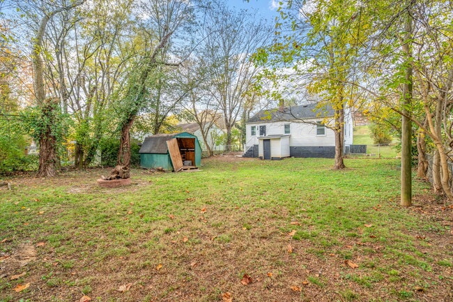 Building Photo - 2324 Greenfield Ln